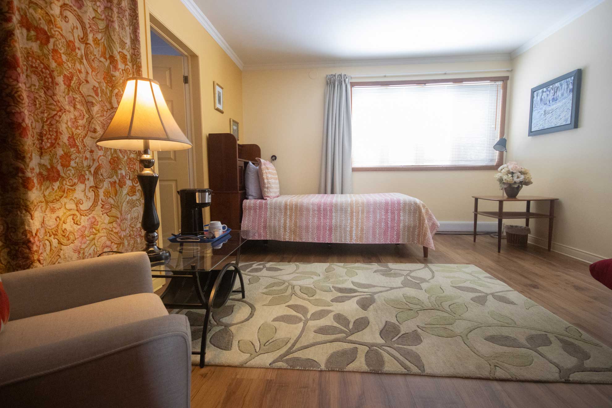 chambre-suite-jardin-manoir-hortensia-charlevoix-03